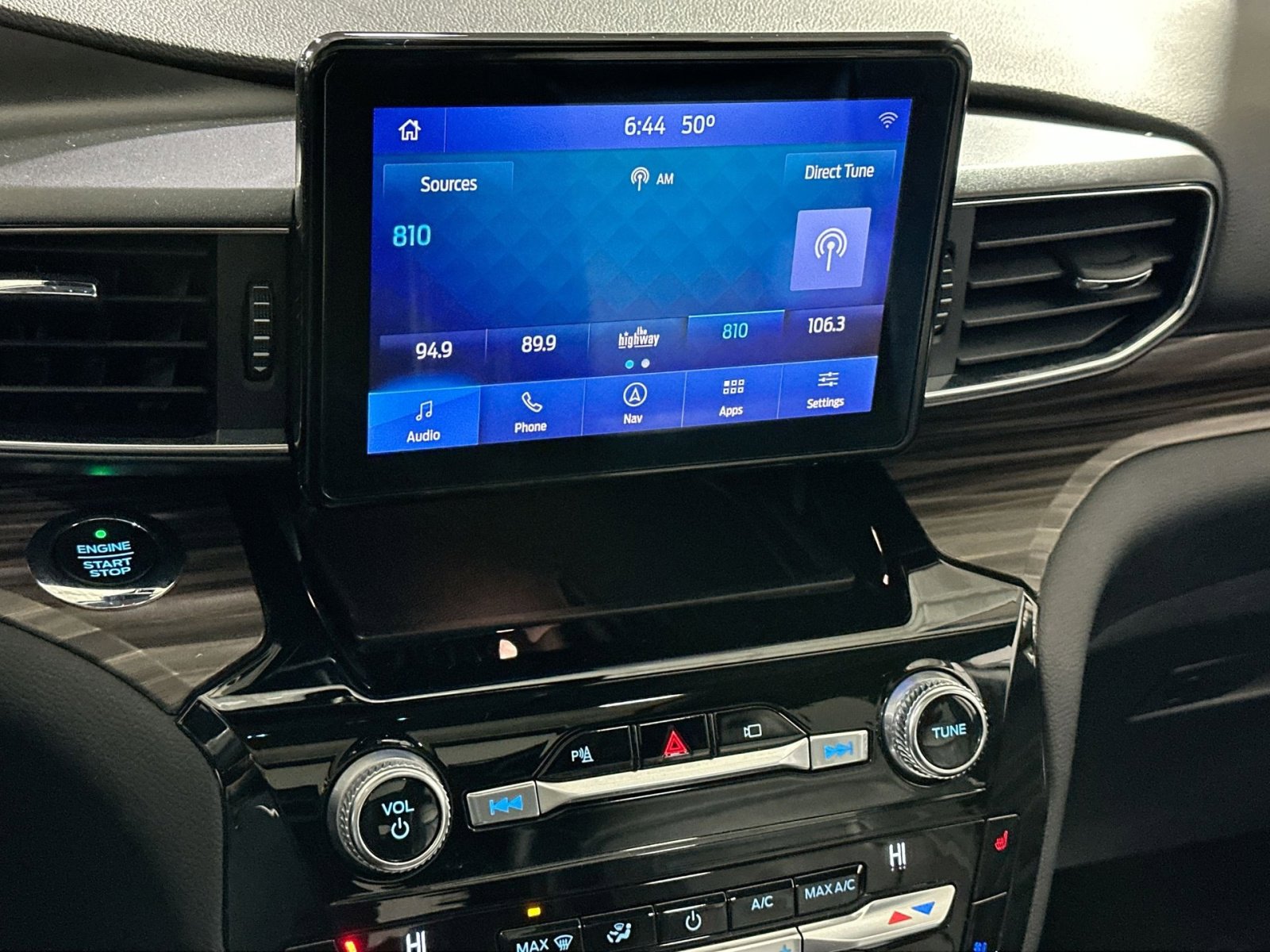 Used 2021 Ford Explorer Limited w/ Equipment Group 301A image 24