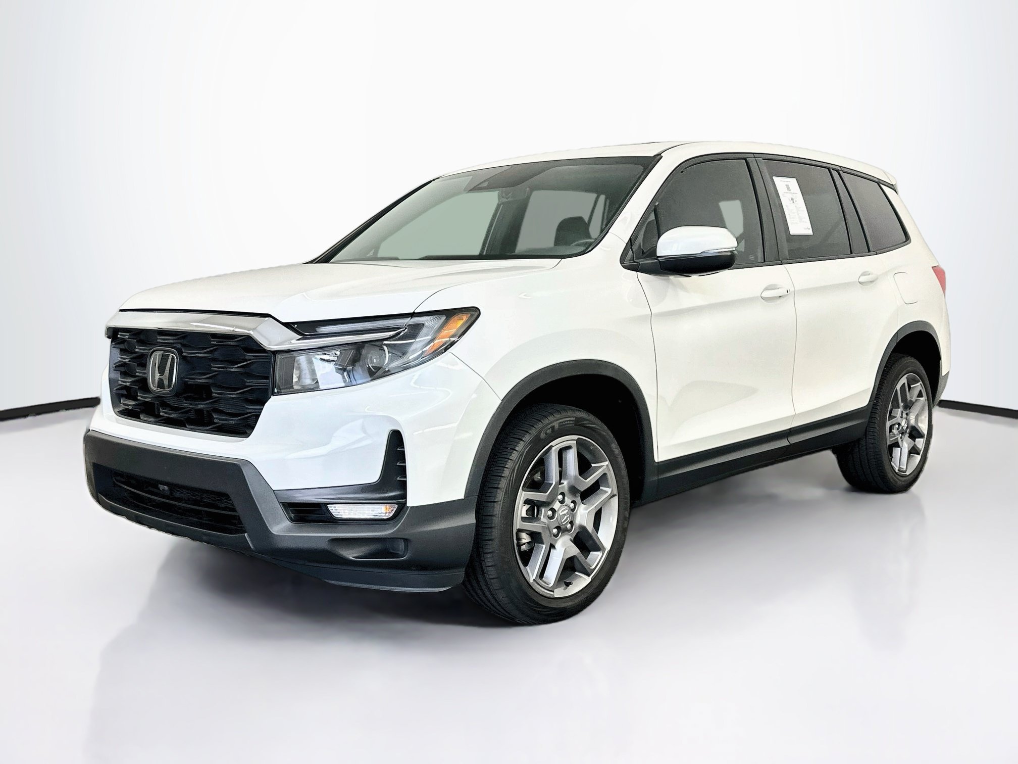 Used 2023 Honda Passport EX-L image 3
