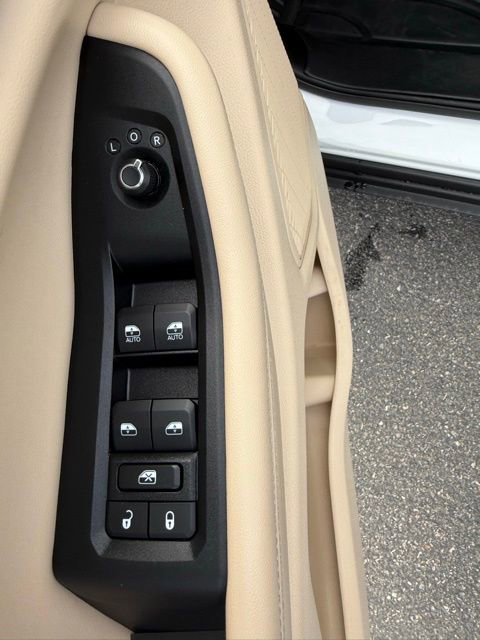 Used 2024 Jeep Grand Cherokee Limited image 15