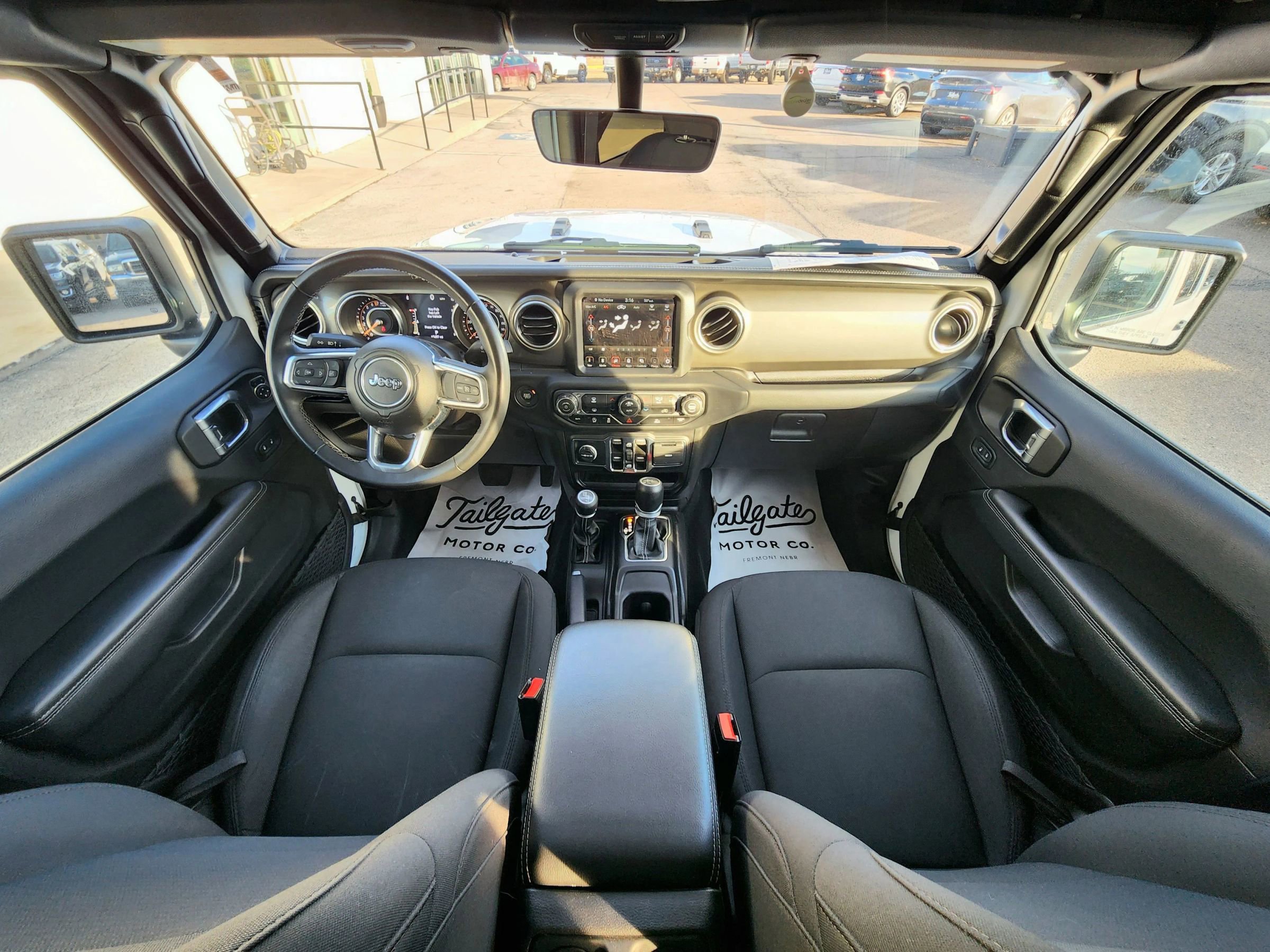 Used 2023 Jeep Gladiator Overland image 18