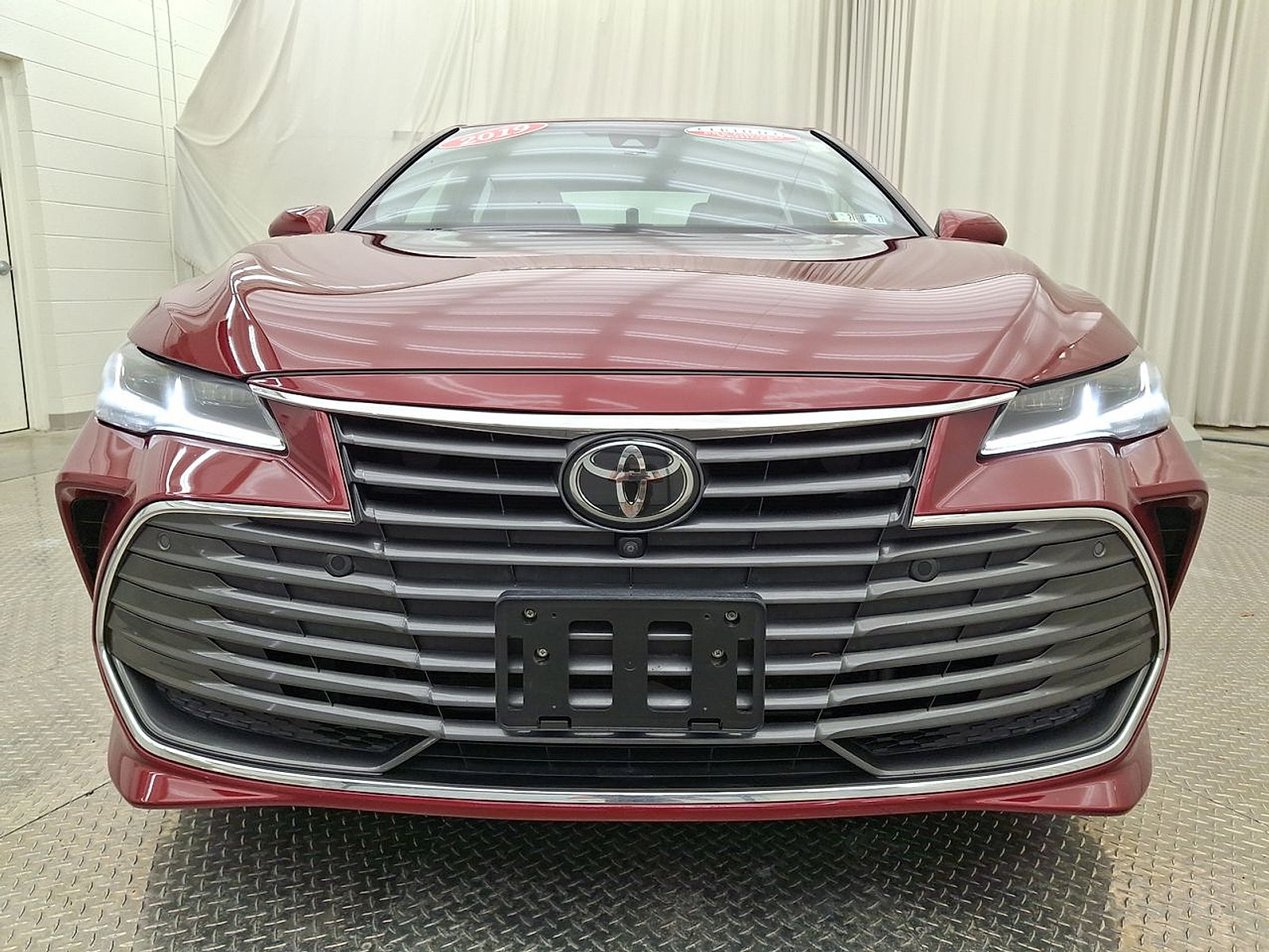 Certified 2019 Toyota Avalon Limited w/ Advanced Safety Package FWD image 33