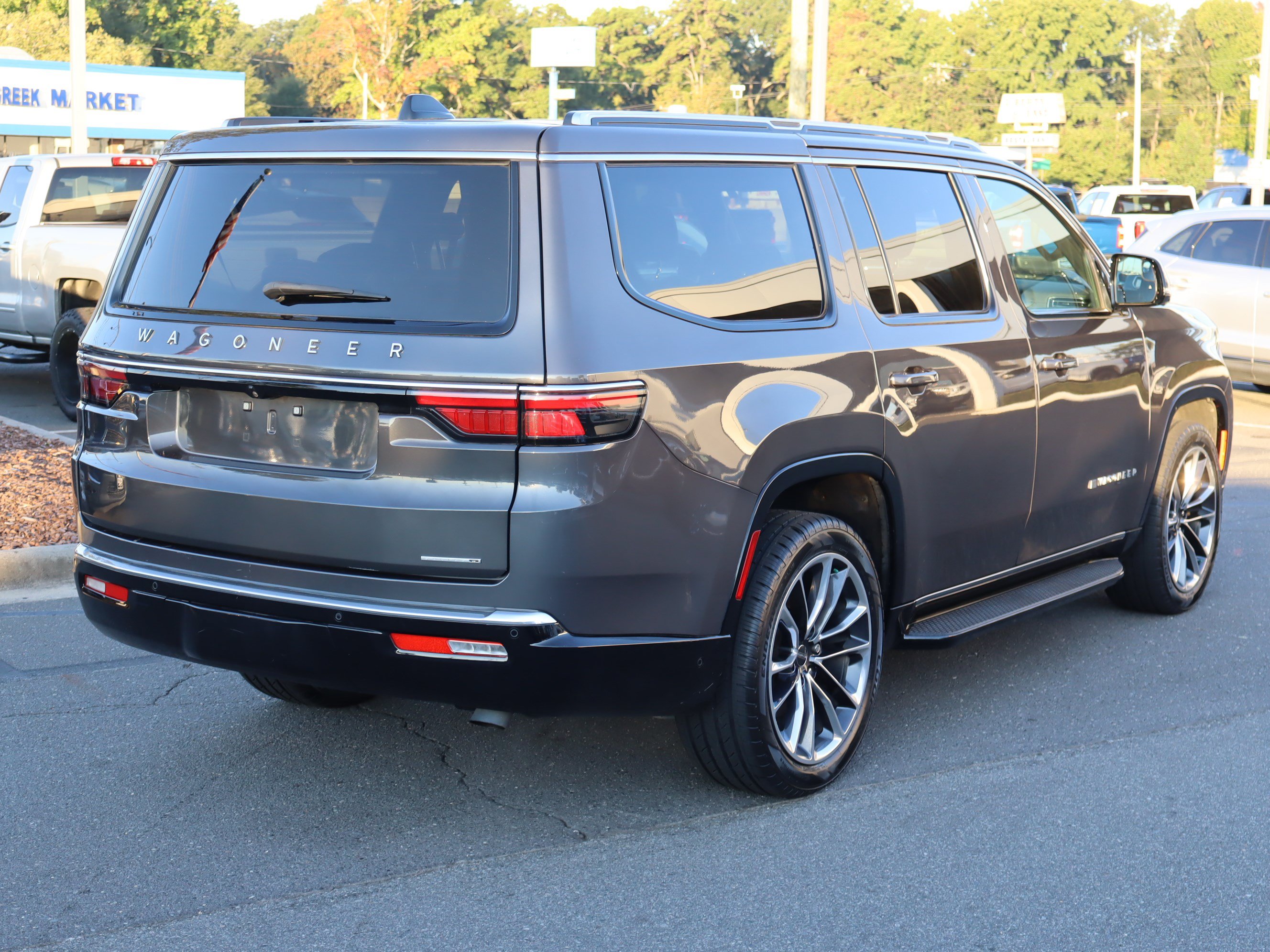 Used 2024 Jeep Wagoneer Series II w/ Convenience Group I AWD/4WD image 10