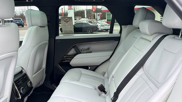 Used 2025 Land Rover Range Rover Sport SE image 24