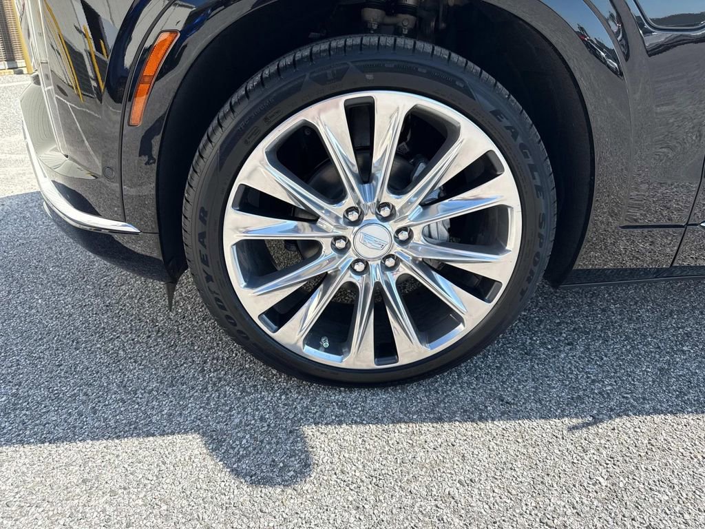 New 2026 Cadillac Vistiq Premium Luxury w/ LPO, Floor Liner Package image 8