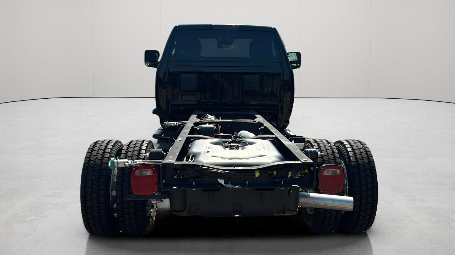 New 2026 RAM 5500 4x4 Regular Cab image 5
