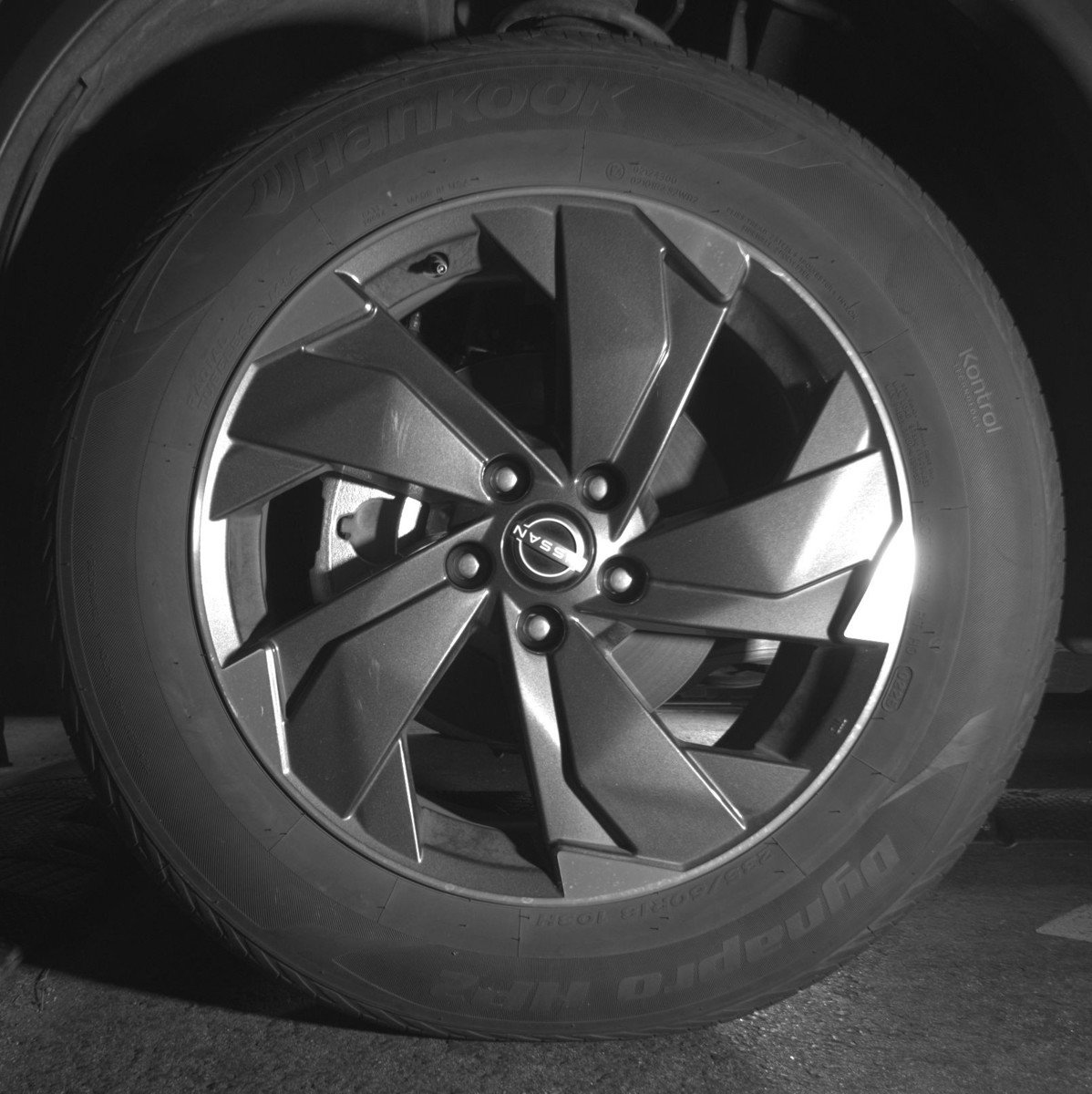 Used 2025 Nissan Rogue SV image 12