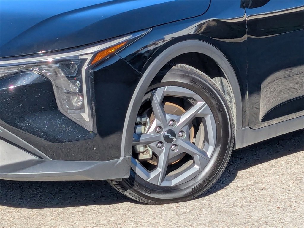 Used 2025 Kia K4 LXS image 27