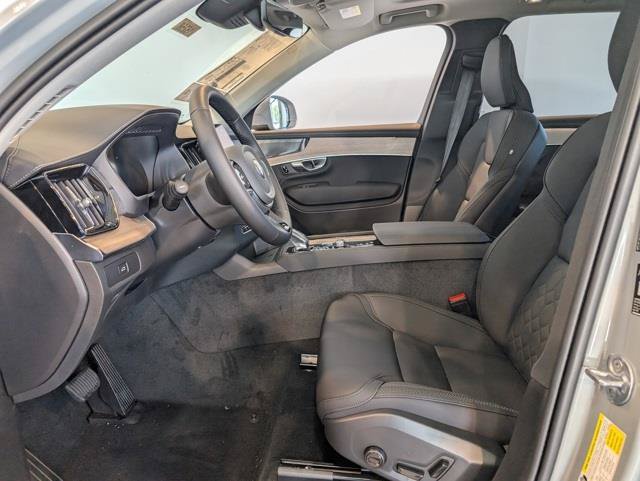 New 2026 Volvo XC90 B6 Plus w/ Protection Package Premier AWD/4WD image 4