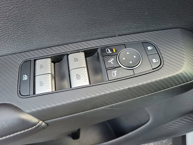 Used 2024 Mitsubishi Outlander SE image 23