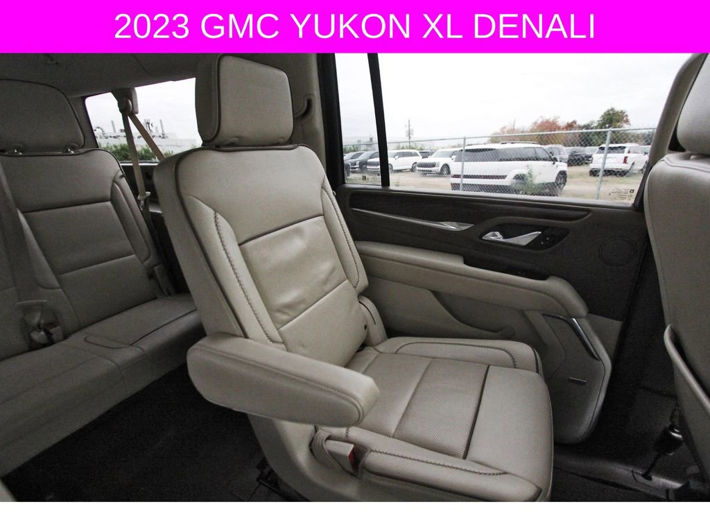 Used 2023 GMC Yukon XL Denali image 13