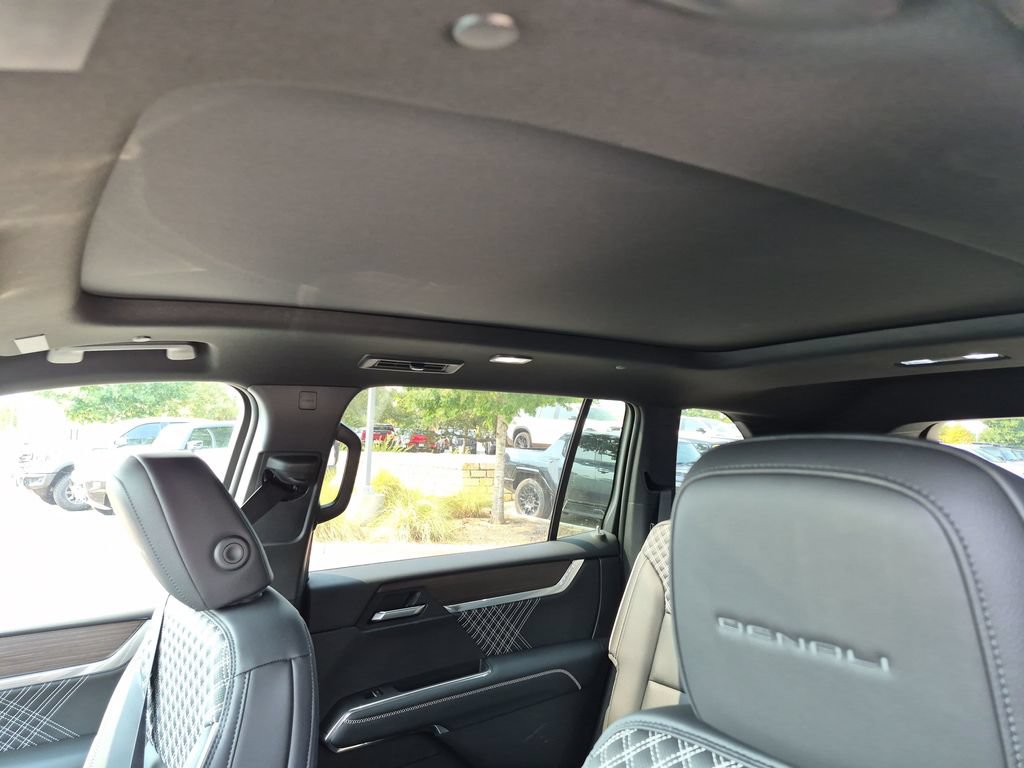 New 2027 GMC Acadia Denali w/ LPO, Floor Liner Package FWD image 29