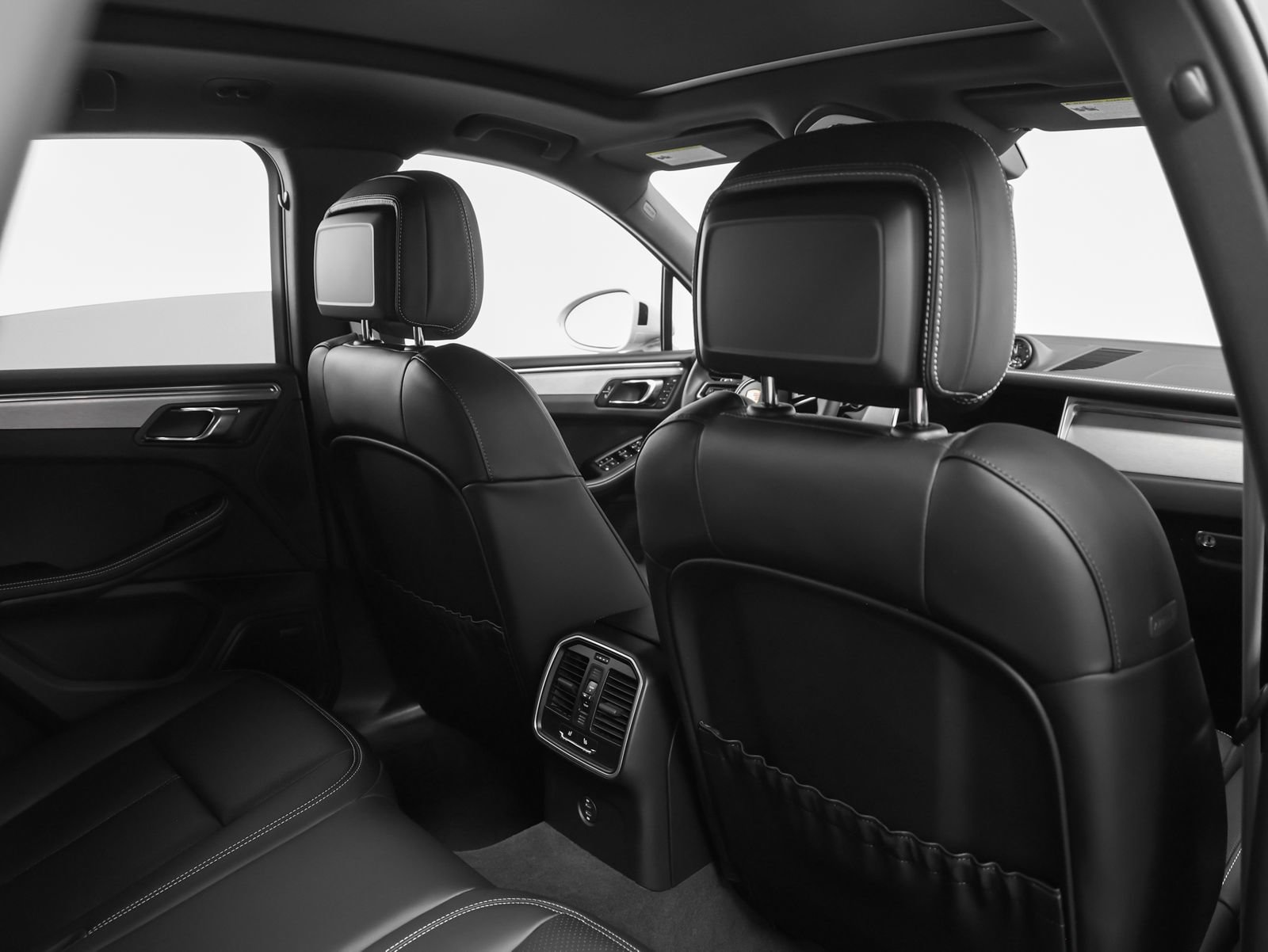 New 2026 Porsche Macan S AWD/4WD image 33