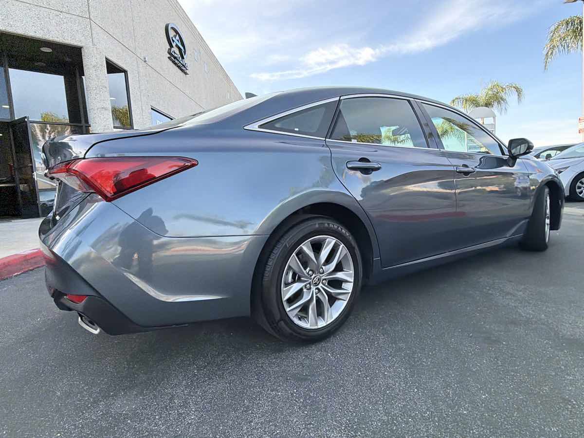 Used 2022 Toyota Avalon XLE image 16