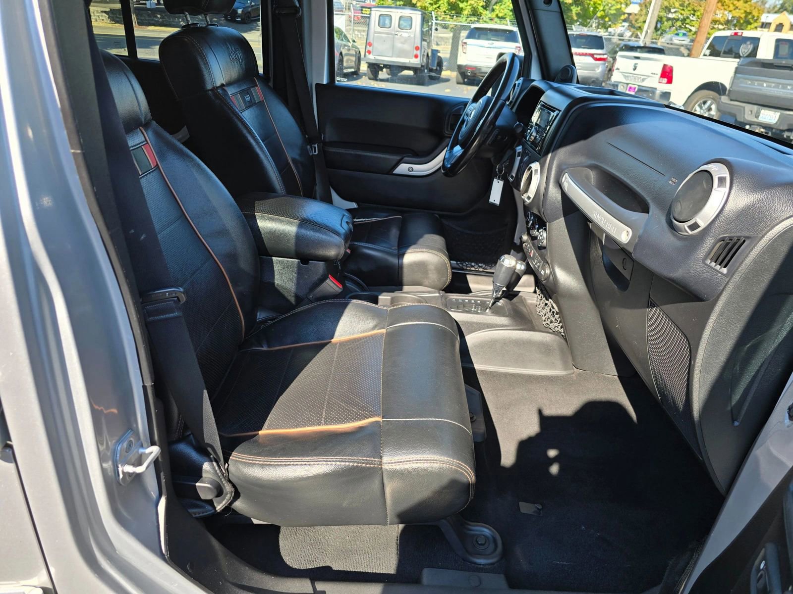 Used 2011 Jeep Wrangler Unlimited 70th Anniversary w/ Dual Top Group image 11