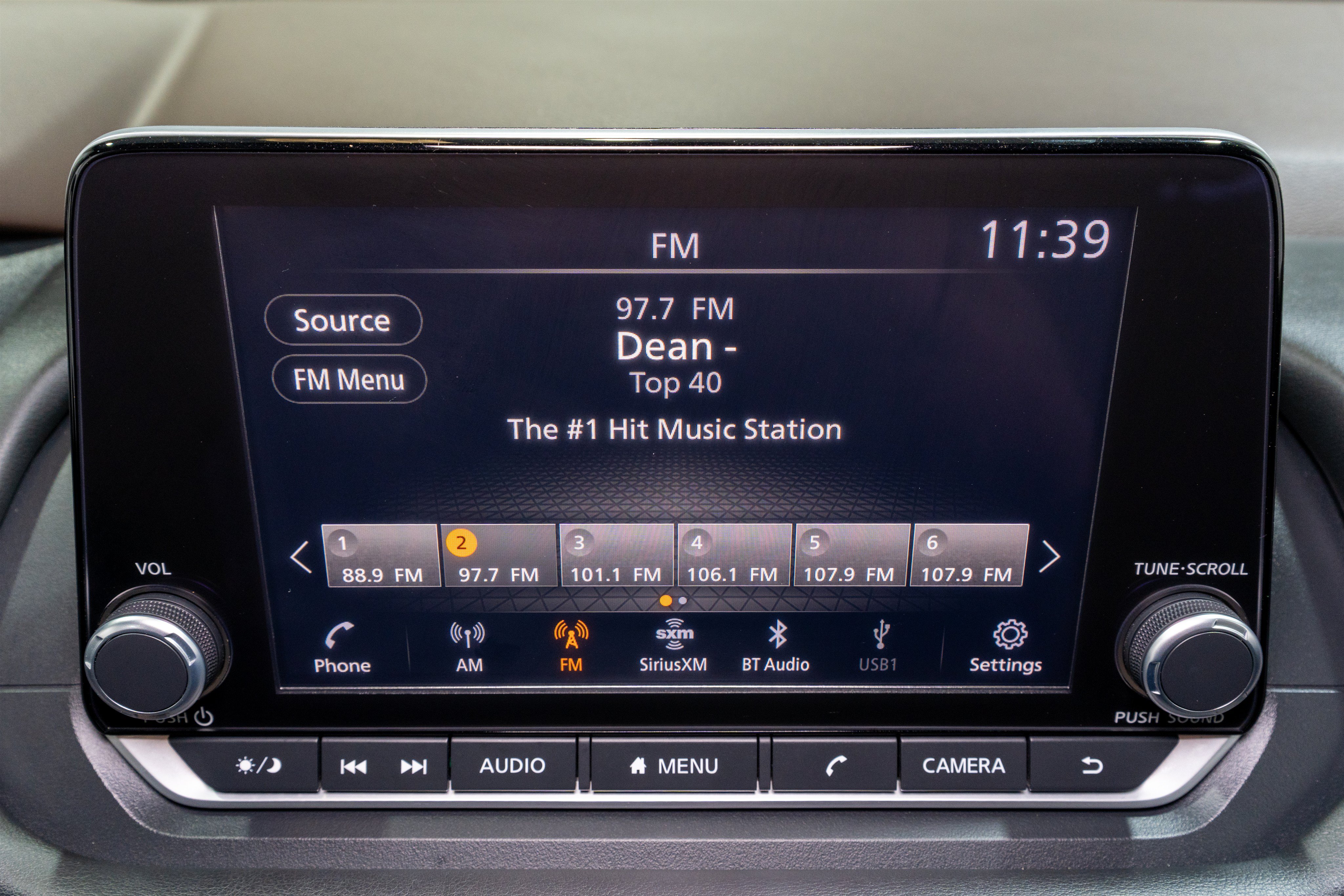 Used 2022 Nissan Rogue SV FWD image 16