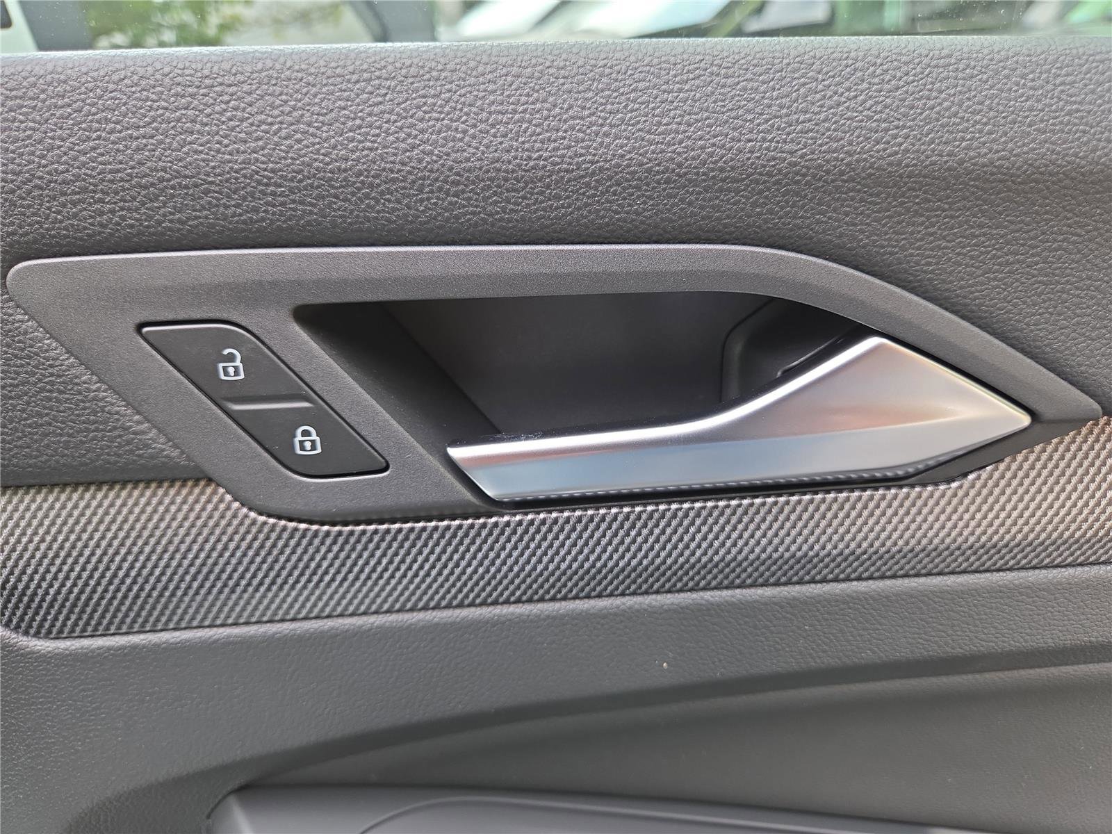 New 2025 Volkswagen GTI SE image 32