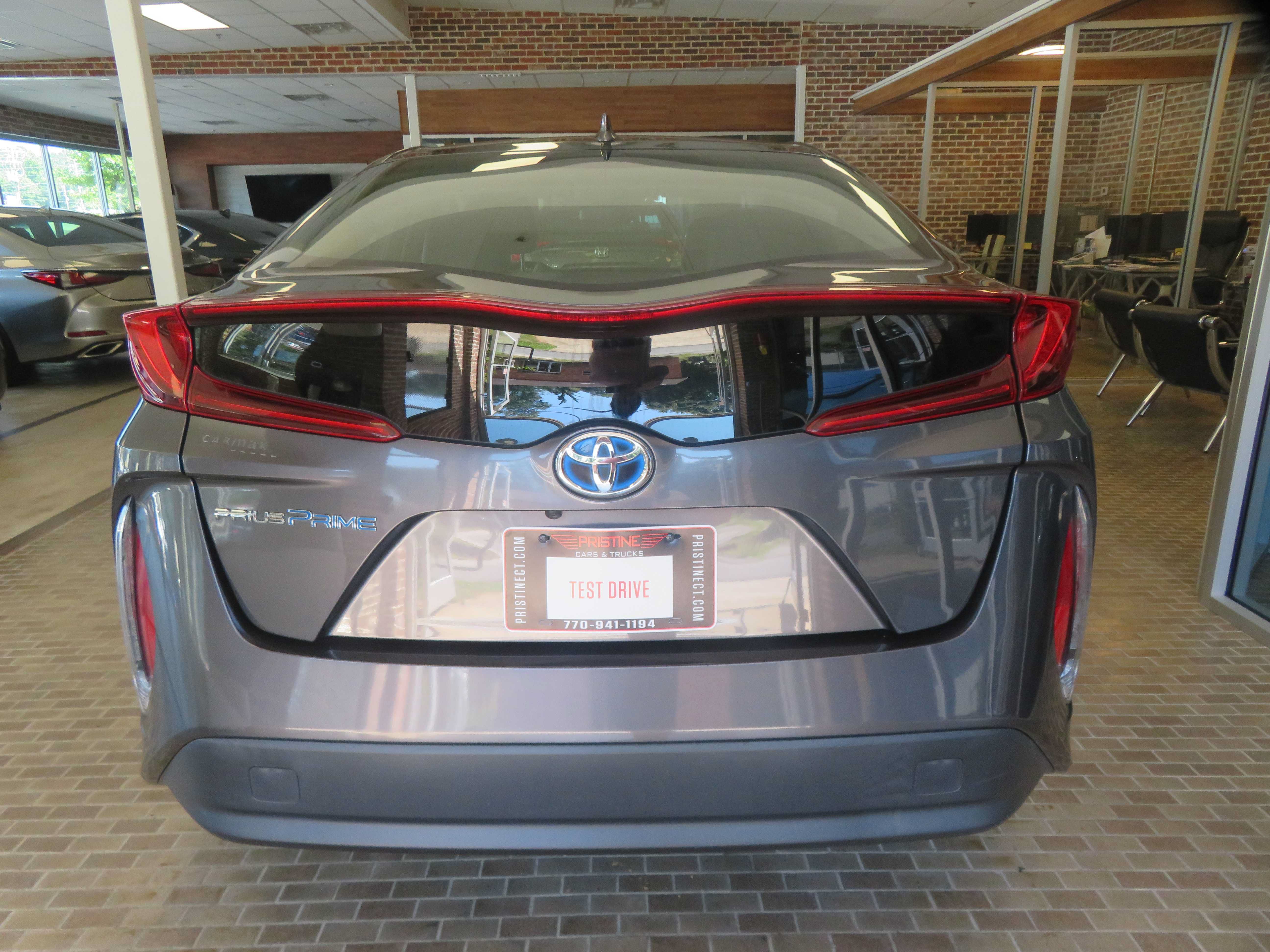 Used 2018 Toyota Prius Prime Premium FWD image 5
