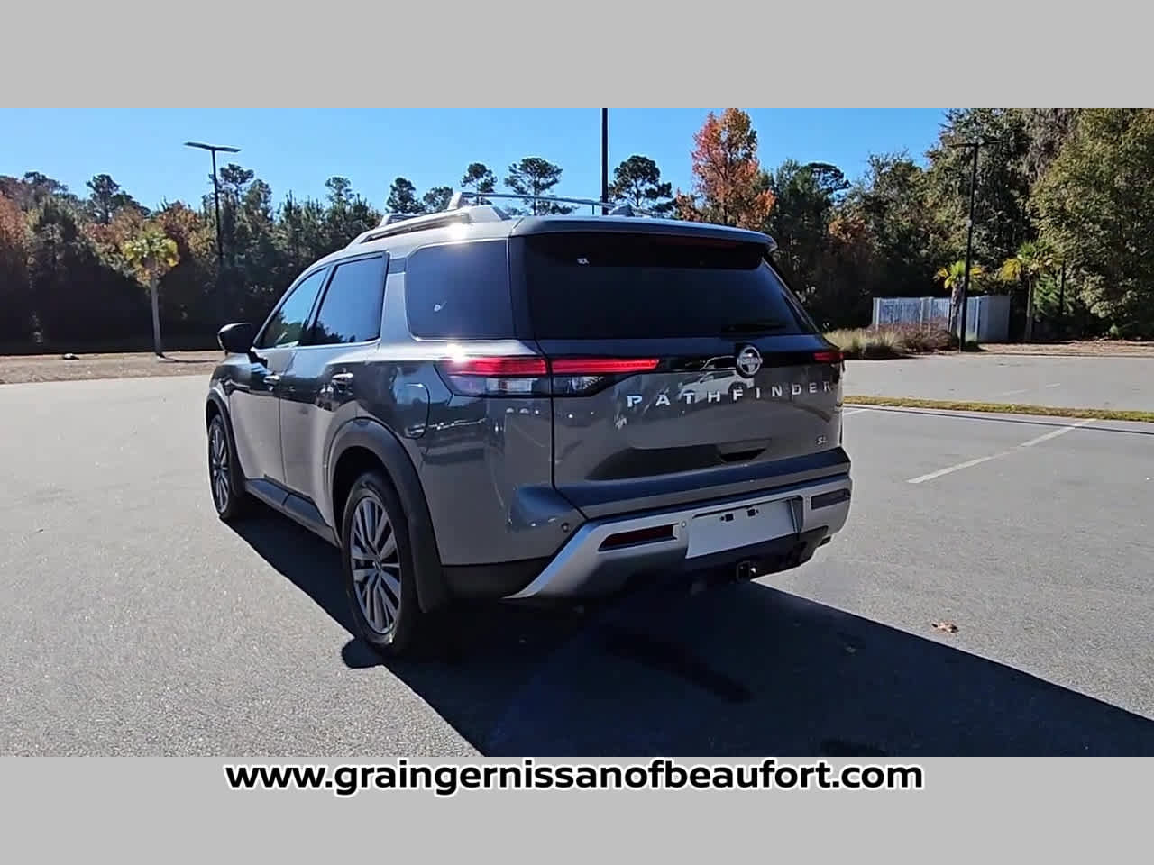 New 2025 Nissan Pathfinder SL w/ SL Premium Package FWD image 28