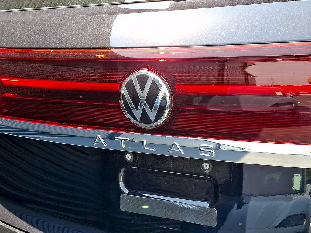 Used 2025 Volkswagen Atlas Cross Sport SEL Premium R-Line AWD/4WD image 34