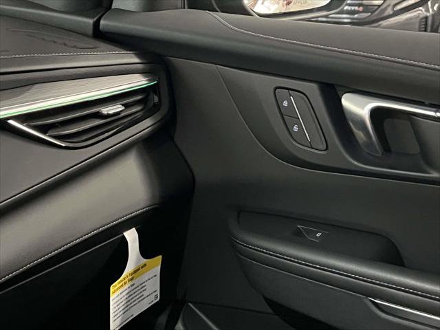 Used 2025 Buick Enclave Preferred w/ Power Package image 37