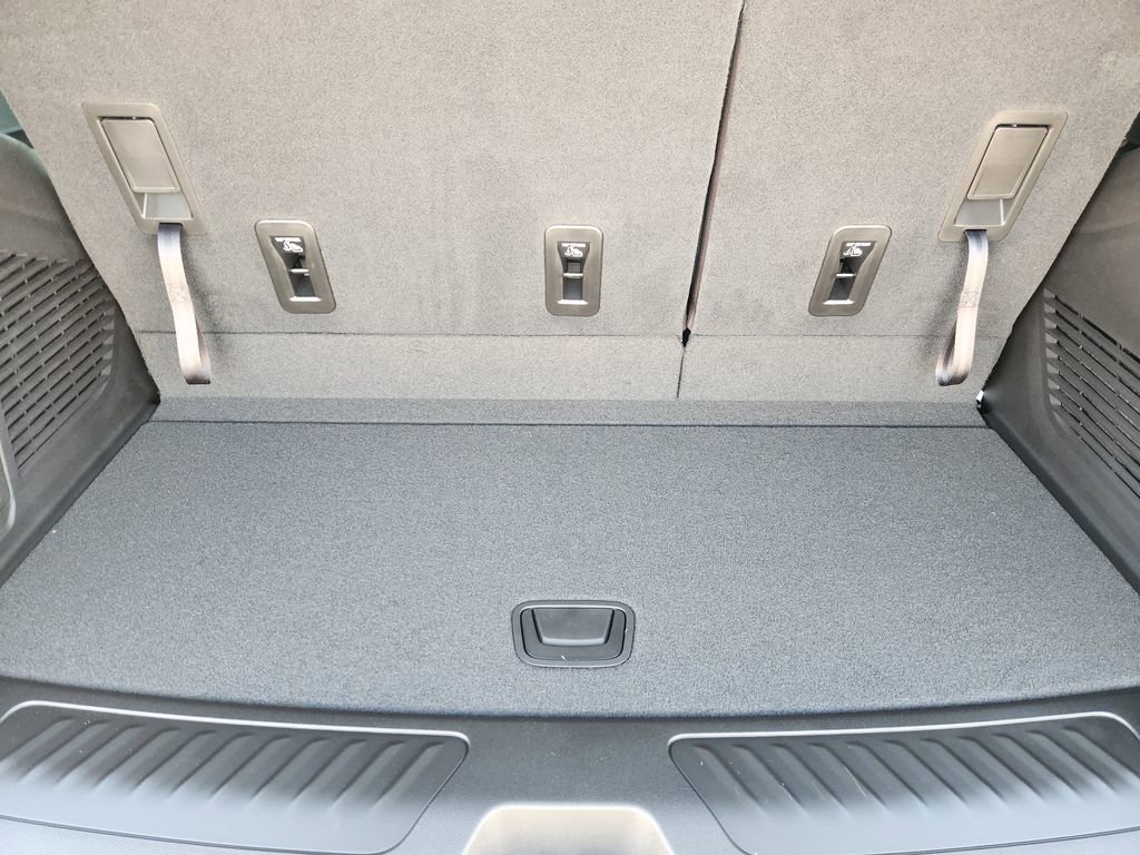 New 2026 Chevrolet Tahoe LS image 32