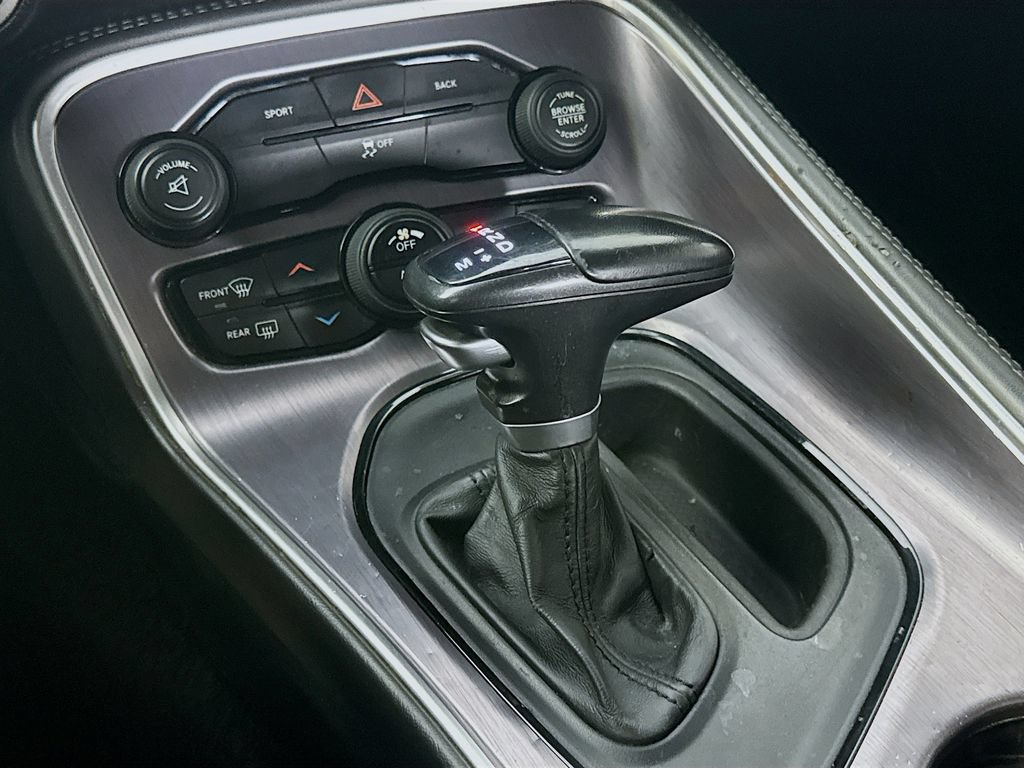 Used 2016 Dodge Challenger SXT RWD image 17