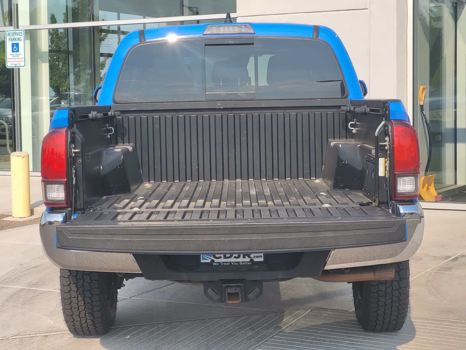 Used 2020 Toyota Tacoma SR5 RWD image 26