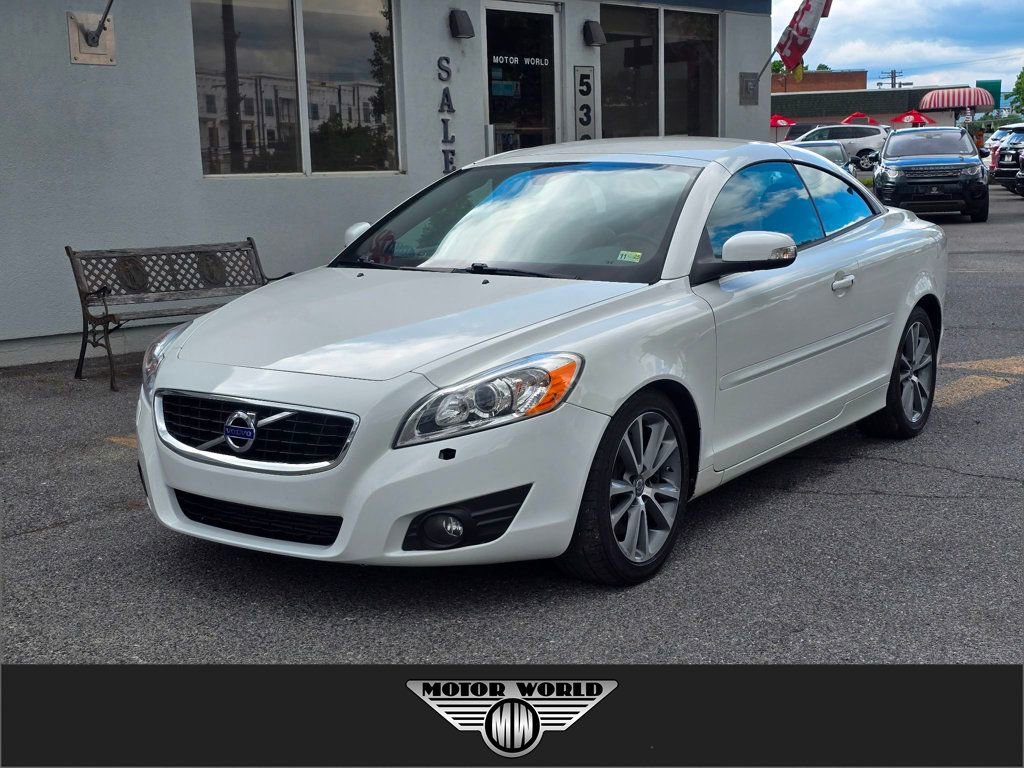 Used 2011 Volvo C70 T5 w/ Convenience Pkg FWD image 1