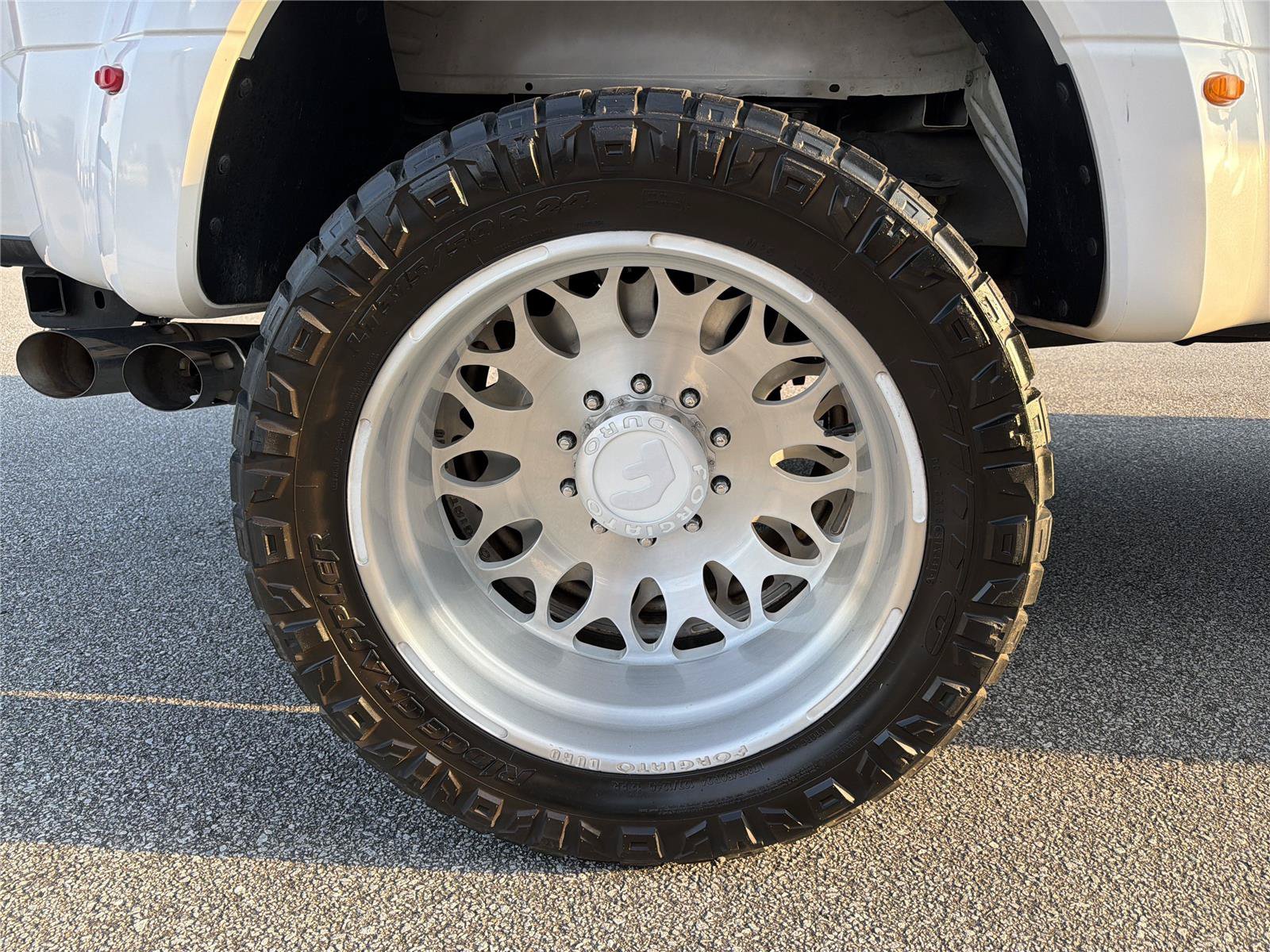 Used 2019 Ford F450 Platinum w/ Platinum Ultimate Package AWD/4WD image 17
