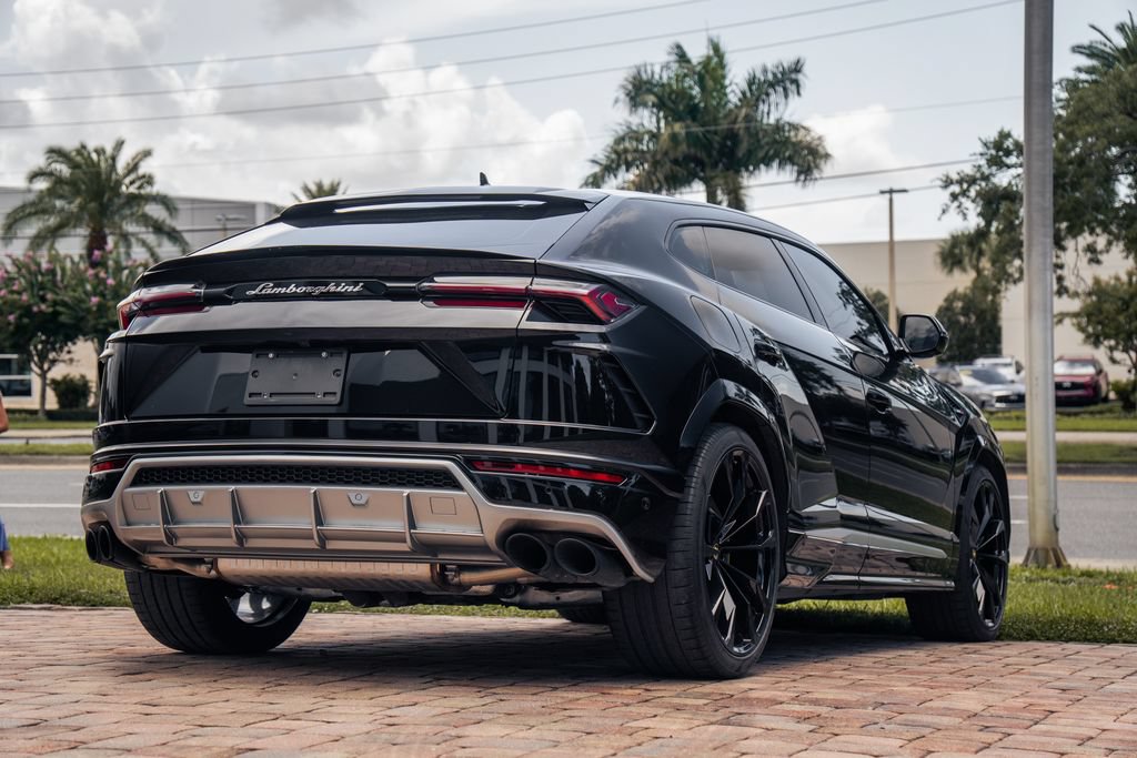 Used 2021 Lamborghini Urus AWD/4WD image 6