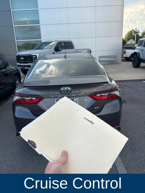 Used 2022 Toyota Camry SE w/ Convenience Package FWD image 8