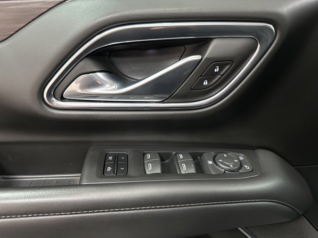 Used 2024 Chevrolet Suburban LT image 19