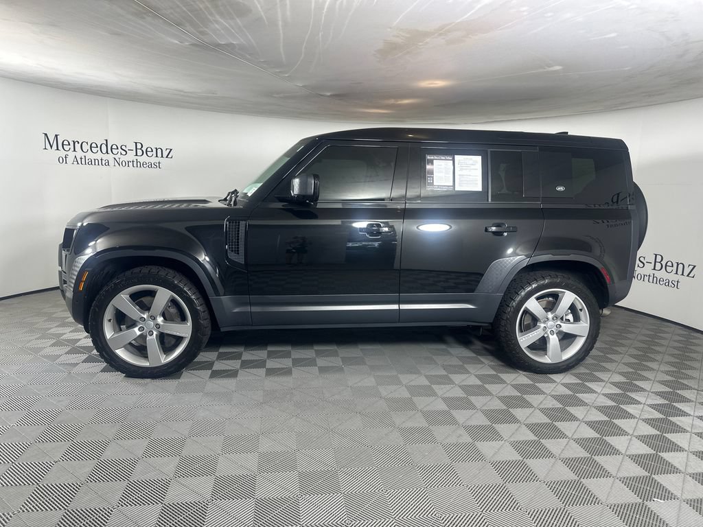 Used 2024 Land Rover Defender 110 SE AWD/4WD image 4