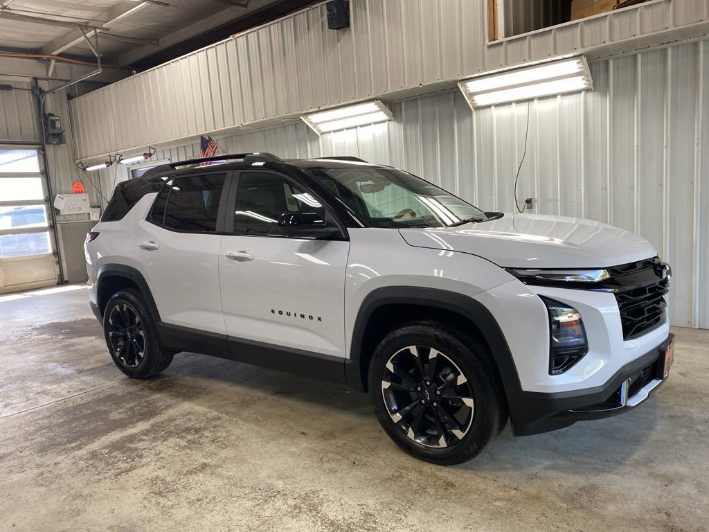 New 2026 Chevrolet Equinox RS w/ Convenience Package III AWD/4WD image 3