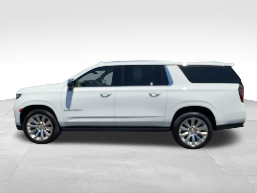 Used 2022 Chevrolet Suburban Premier AWD/4WD image 5