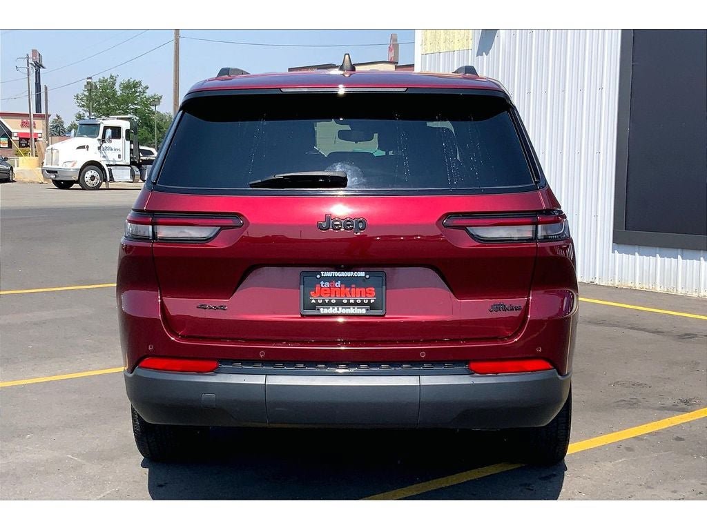 Used 2023 Jeep Grand Cherokee L Laredo AWD/4WD image 4