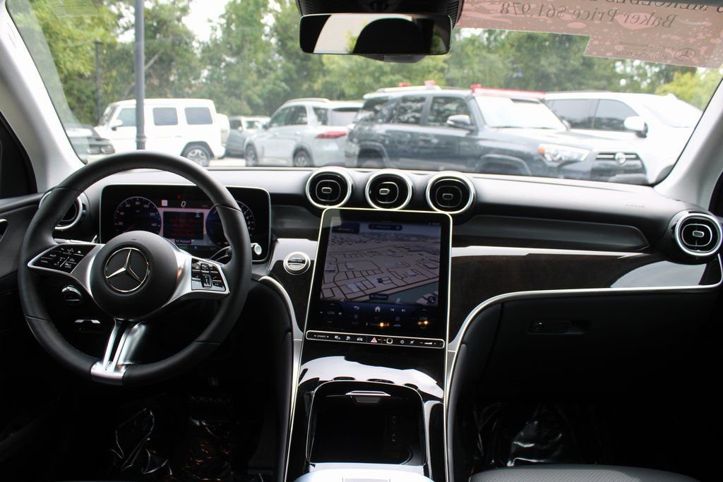 Used 2025 Mercedes-Benz GLC 350e image 26
