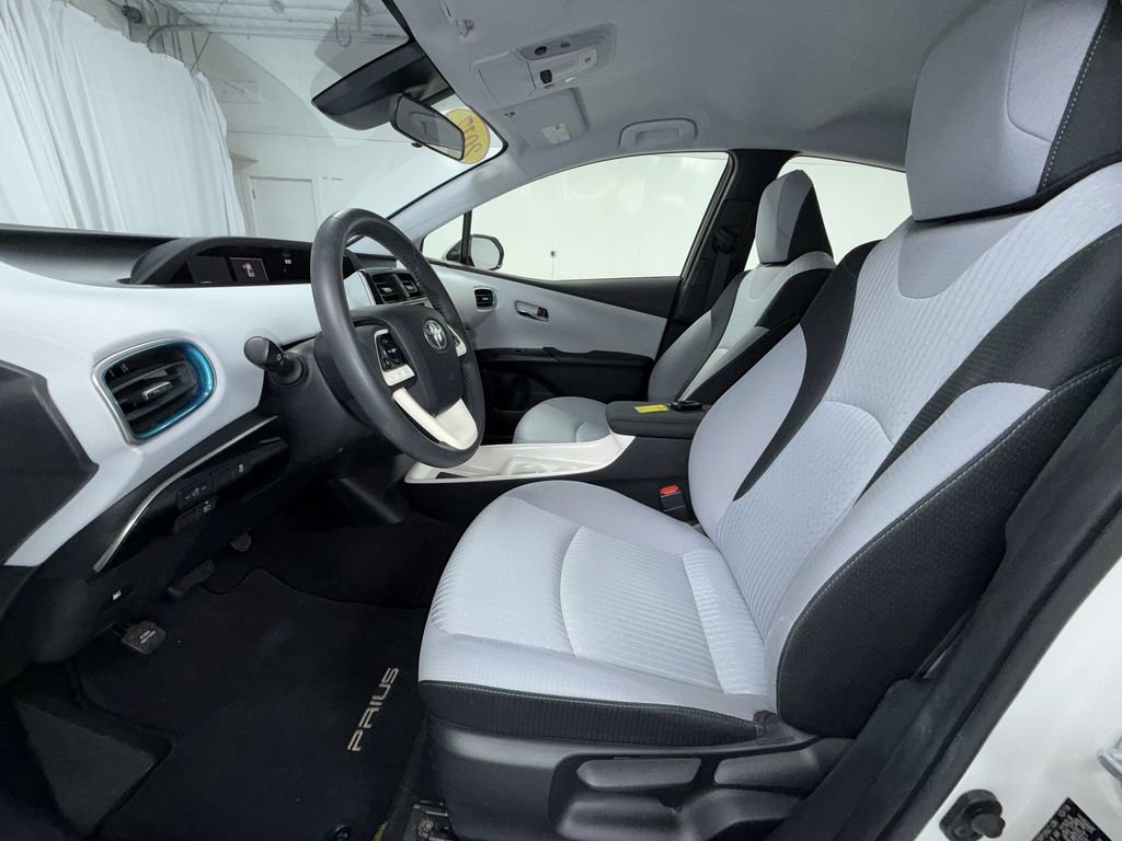 Used 2017 Toyota Prius Four FWD image 12