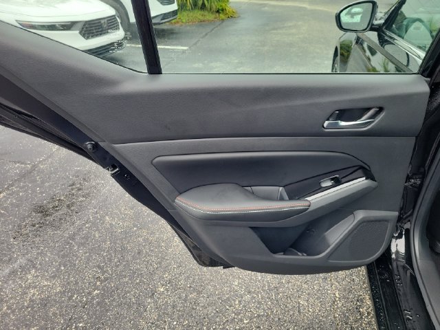 Used 2023 Nissan Altima 2.5 SR w/ SR Premium Package FWD image 13