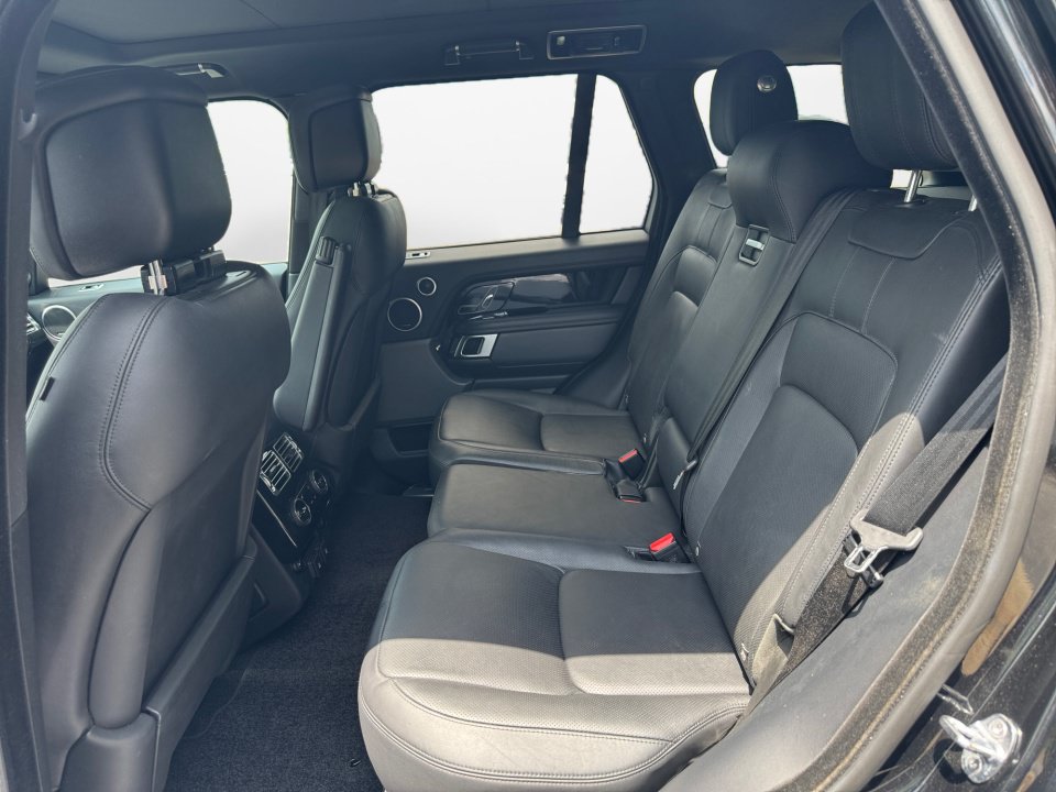 Used 2018 Land Rover Range Rover Supercharged AWD/4WD image 13