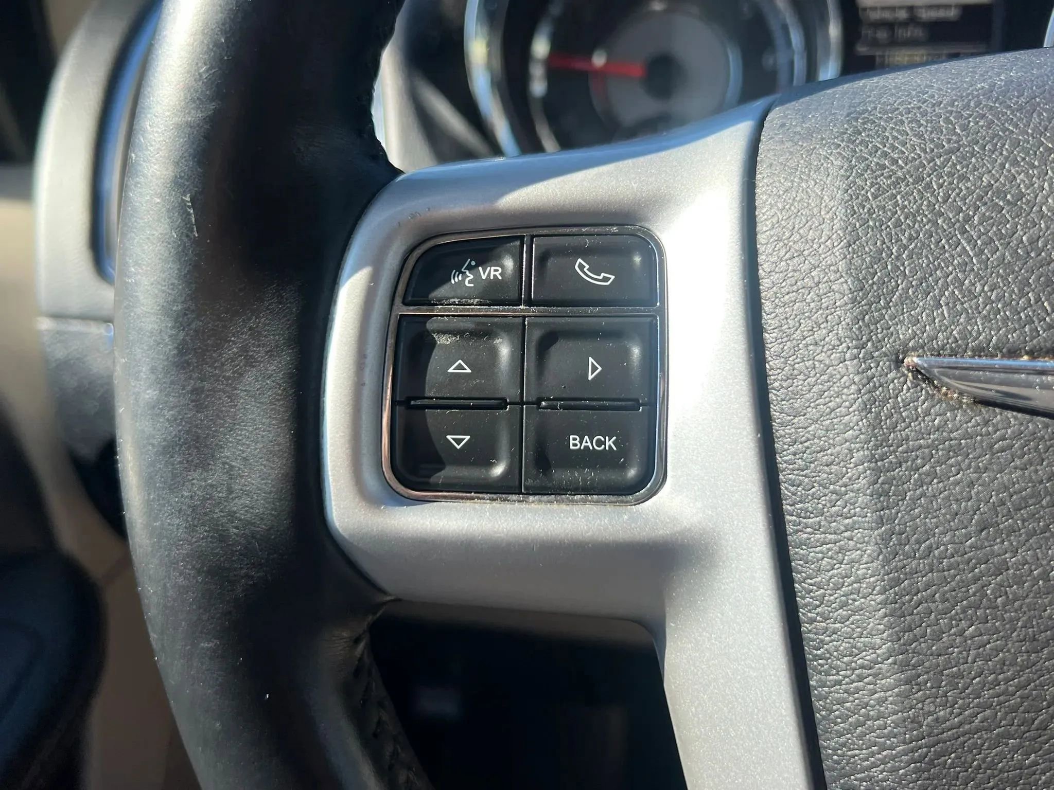 Used 2016 Chrysler Town & Country Touring w/ Driver Convenience Group image 21