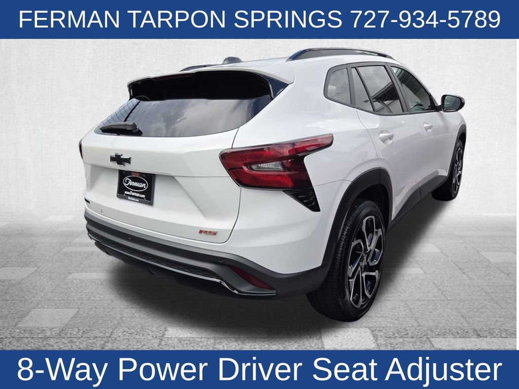 Used 2025 Chevrolet Trax RS w/ Sunroof Package FWD image 9