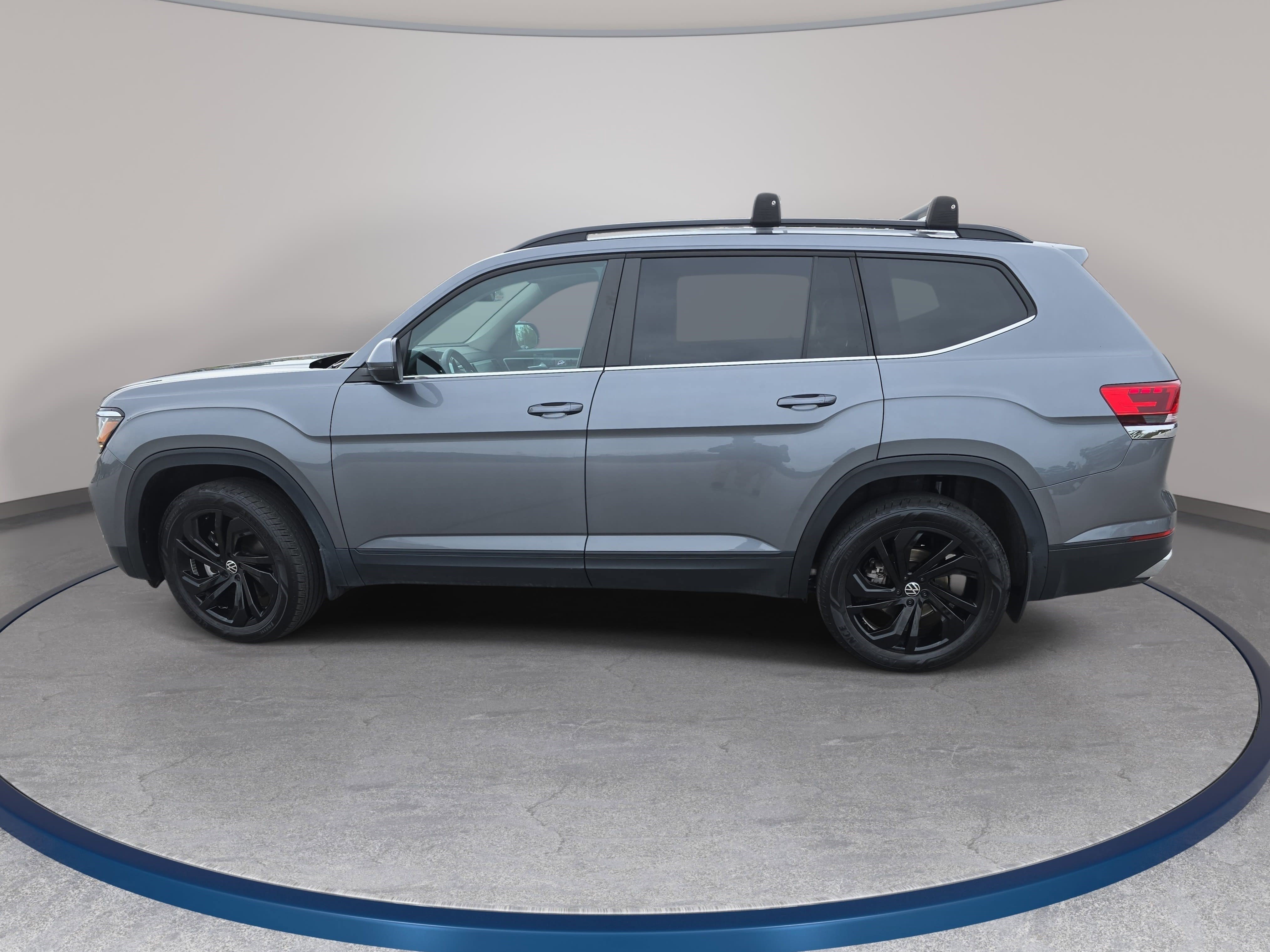 Used 2023 Volkswagen Atlas SE w/ Black Wheel Package AWD/4WD image 8