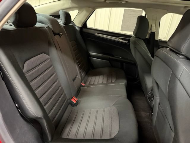 Used 2020 Ford Fusion SE FWD image 21