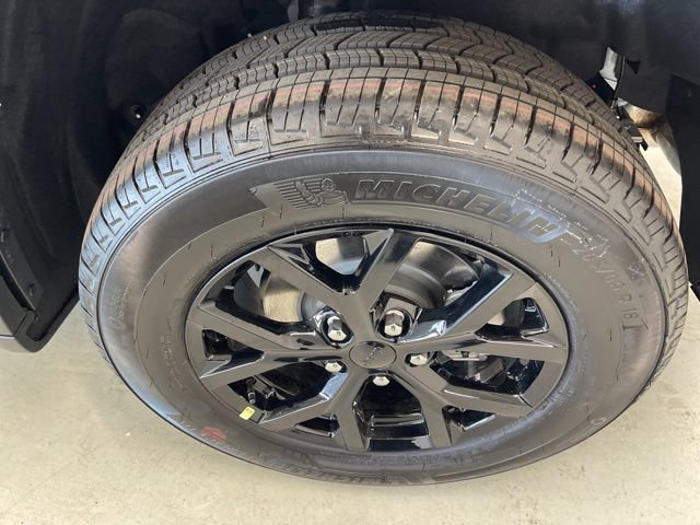 New 2026 Jeep Grand Cherokee Altitude AWD/4WD image 5