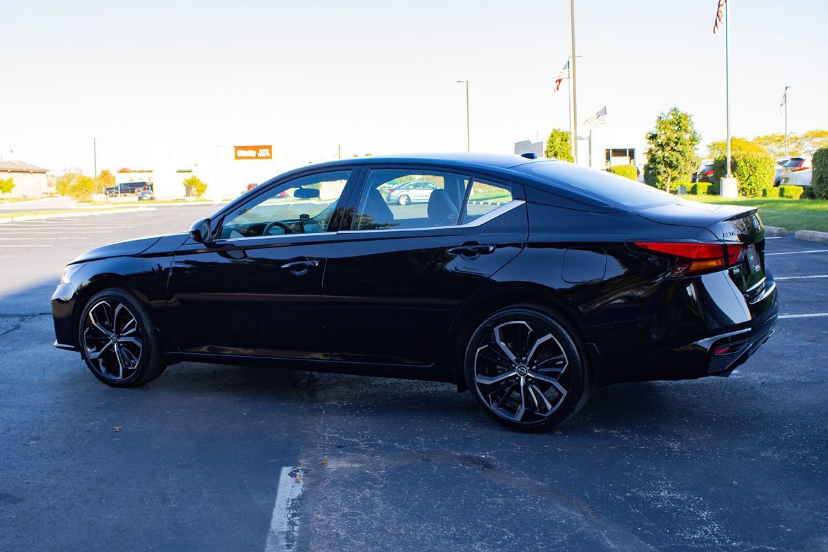 Used 2025 Nissan Altima 2.5 SR AWD/4WD image 6