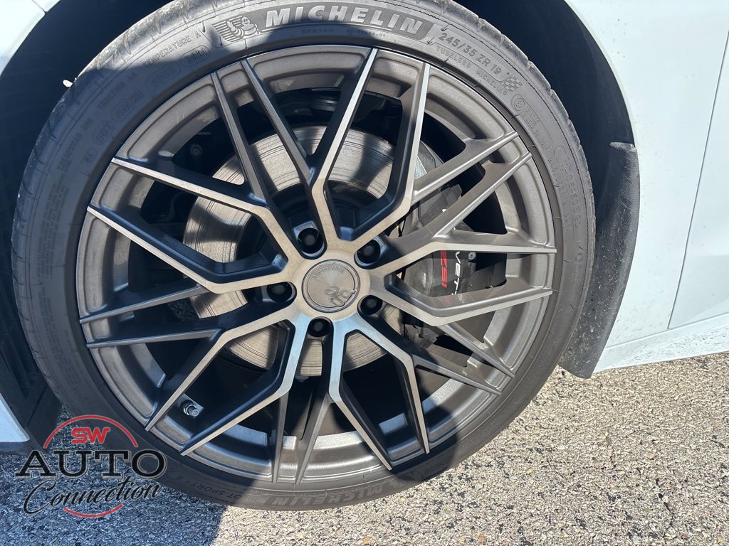 Used 2022 Chevrolet Corvette Stingray Coupe w/ Z51 Performance Package image 11