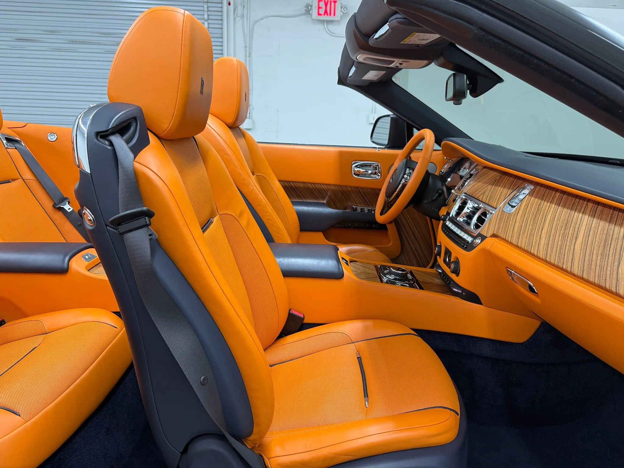 Used 2017 Rolls-Royce Dawn image 12