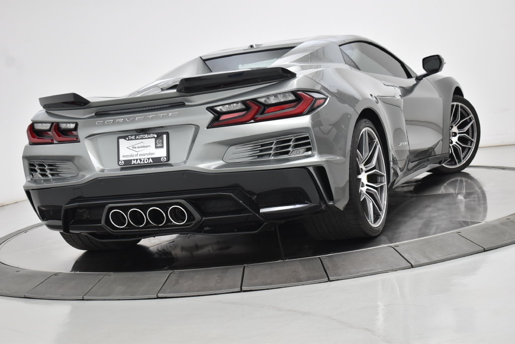 Used 2024 Chevrolet Corvette Z06 RWD image 18