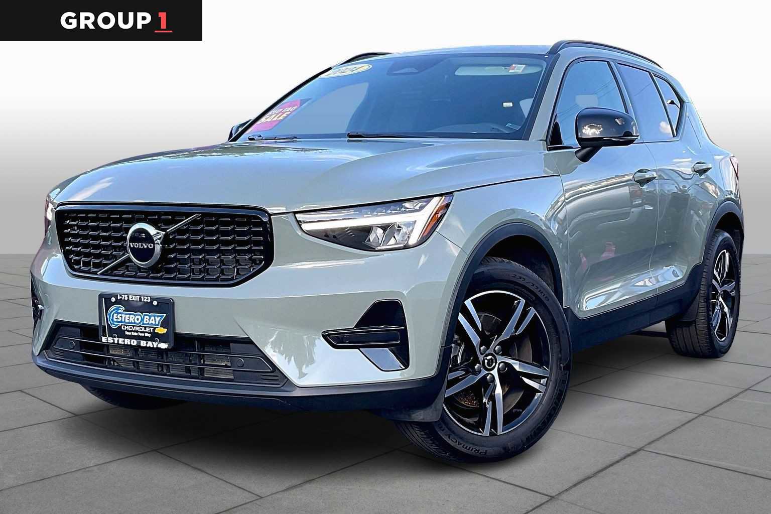 Used 2024 Volvo XC40 B5 Core image 1